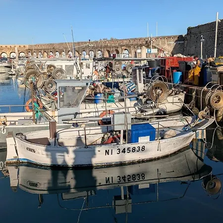 La Perle D'antibes And Port 300 M Away * アンティーブ