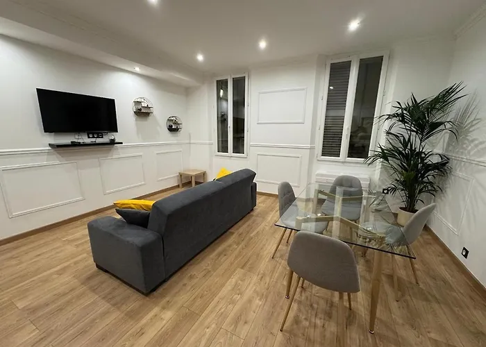 La Perle D'antibes And Port 300 M Away Антиб